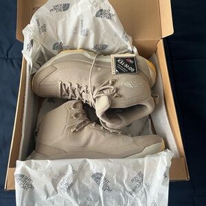 NWT The North Face WFASTPACK ULTRA MID GORE-TEX Women’s Boot Size 9.5